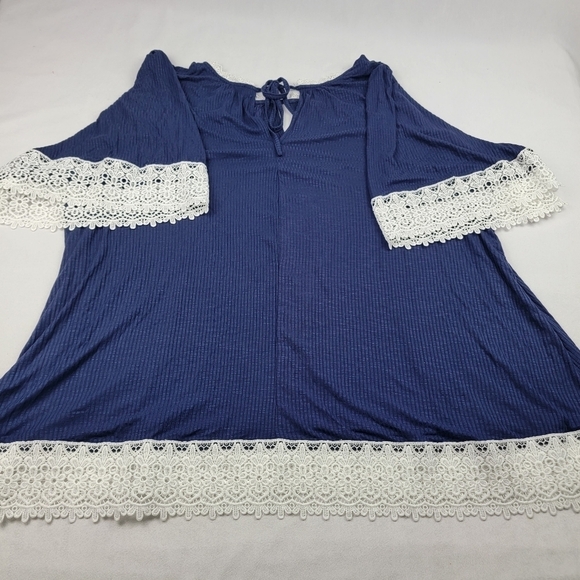 NWT Suzanne Betro ribbed navy wide sleeve embroidered trim flowy top R51 - Picture 6 of 8